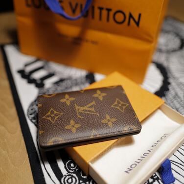 Louis Vuitton - 루이 비통